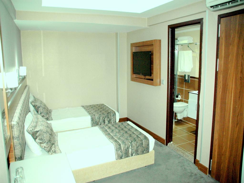 Hotel Buyuk Paris Provincia di Provincia di Istanbul Esterno foto