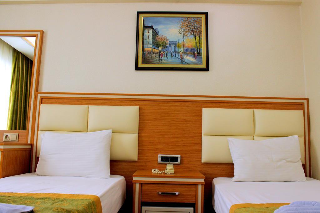 Hotel Buyuk Paris Provincia di Provincia di Istanbul Esterno foto
