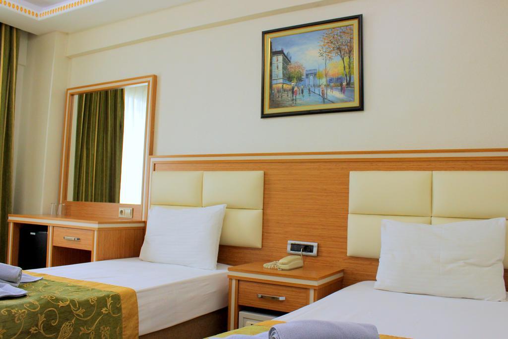 Hotel Buyuk Paris Provincia di Provincia di Istanbul Esterno foto