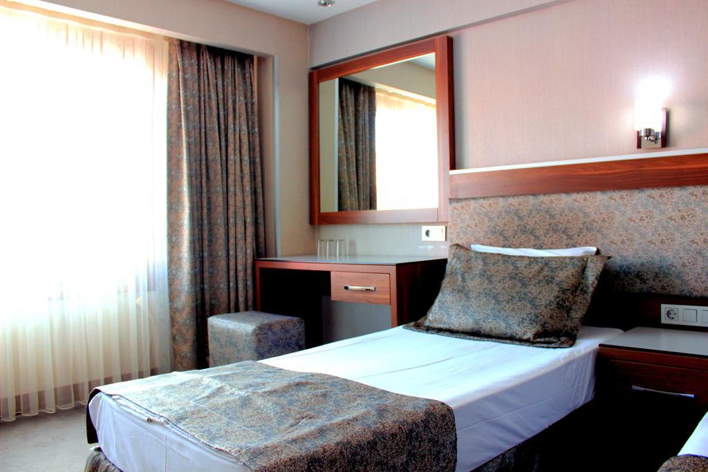 Hotel Buyuk Paris Provincia di Provincia di Istanbul Esterno foto
